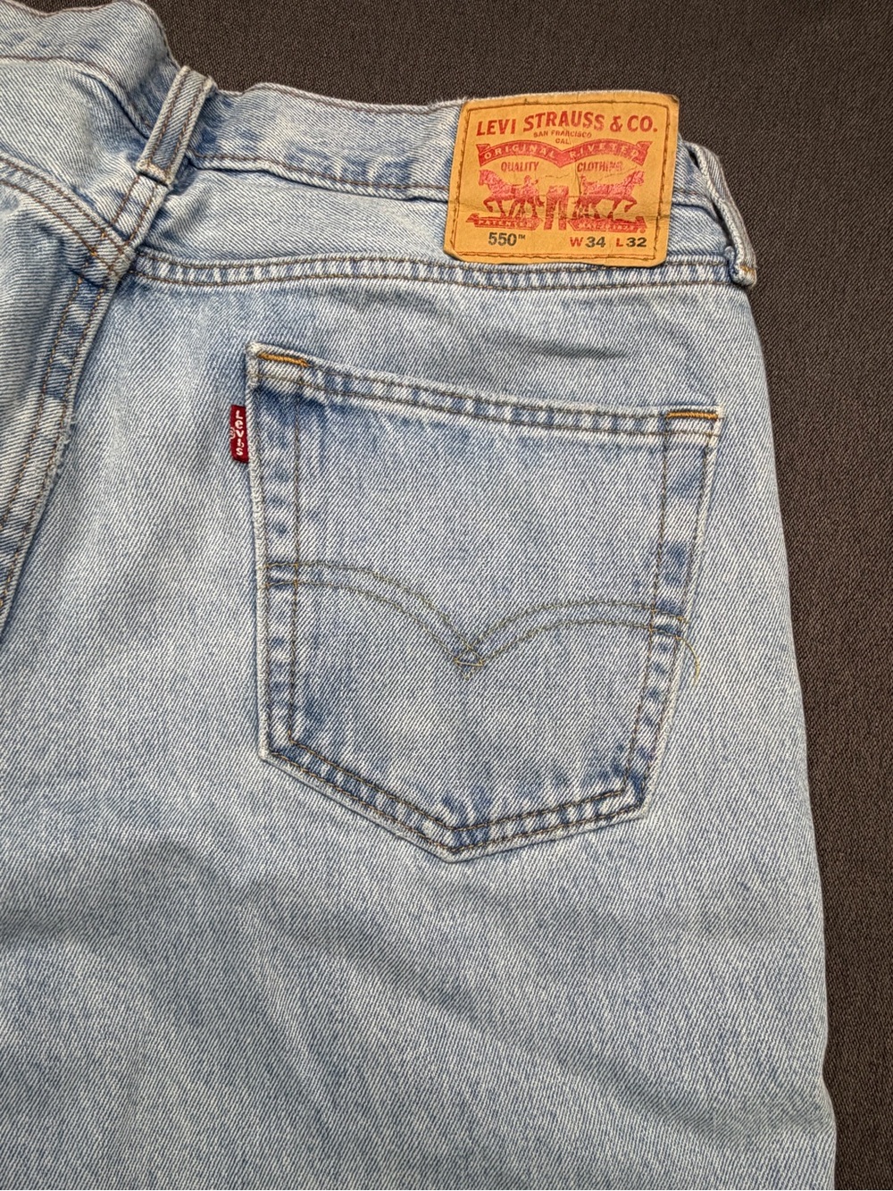 Vintage 1980’s Levi's Light Blue 550 Relaxed Fit Men's Jeans Rear Pocket